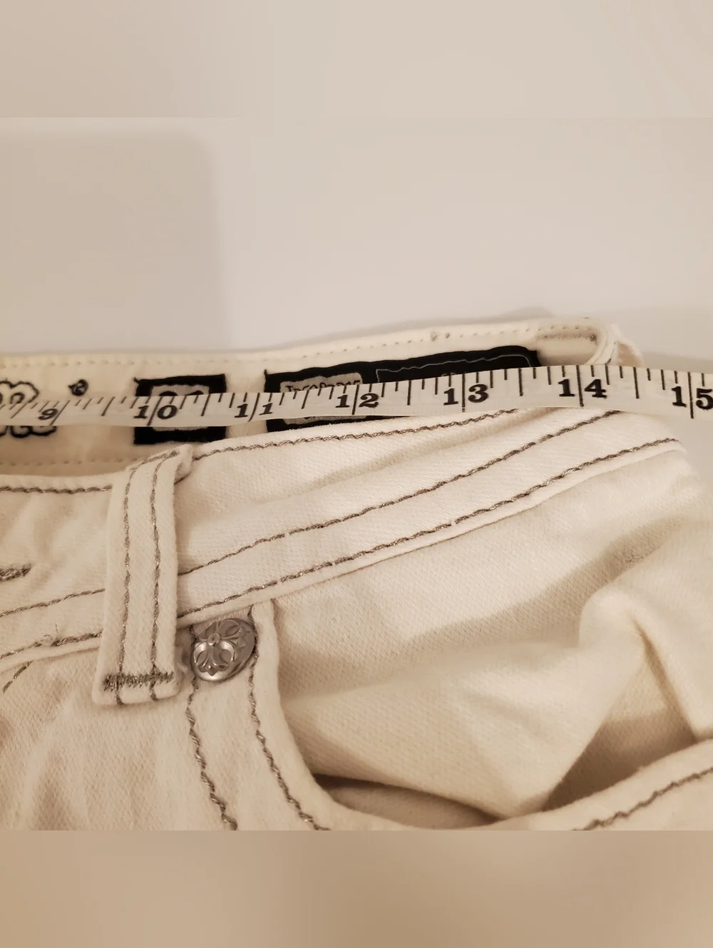 Miss Me Y2k Angel Capri - Picture 15 of 15